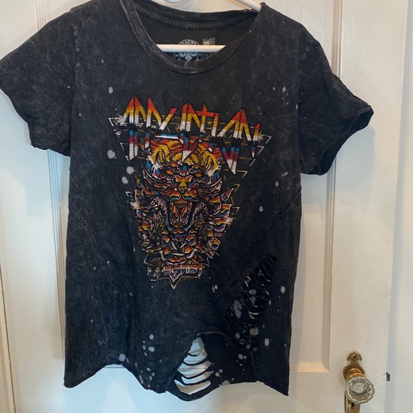 Affliction Tops - Affliction ladies tee tiger